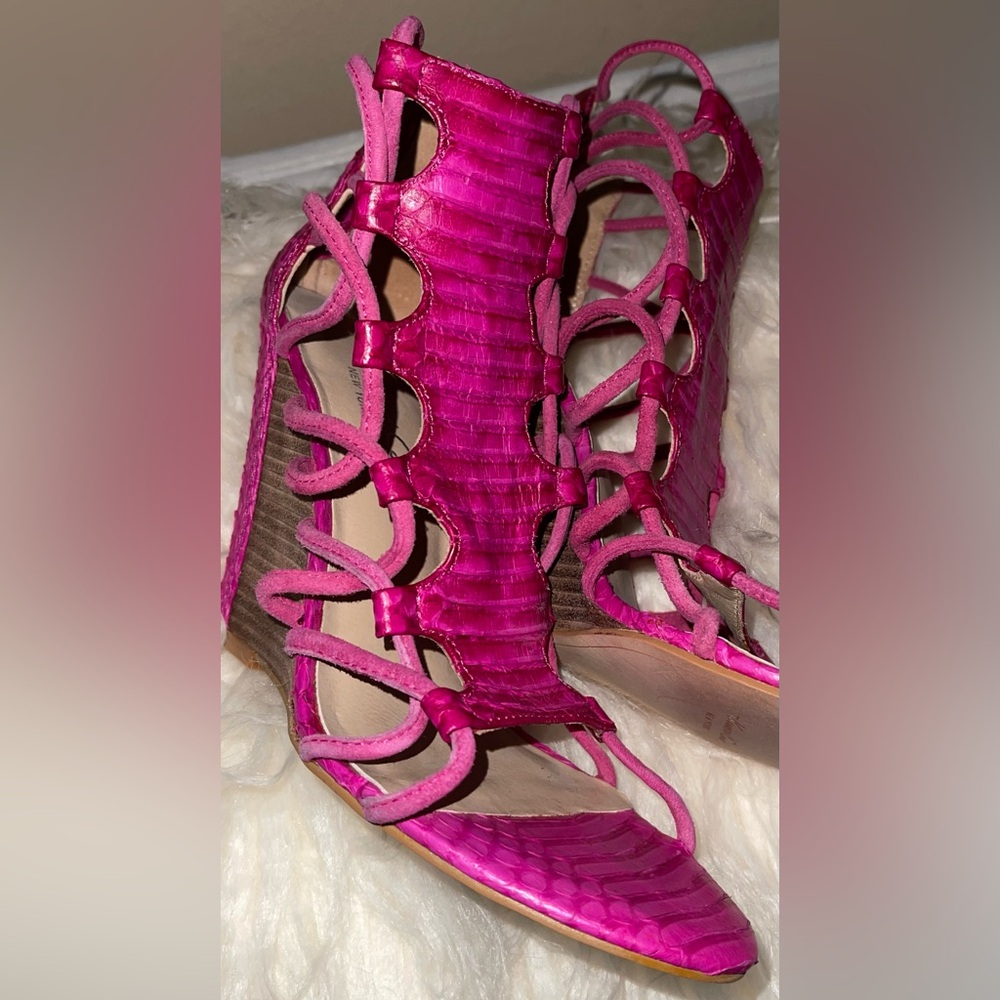 Kenneth Cole Wedge Caged in Sandal Size 7